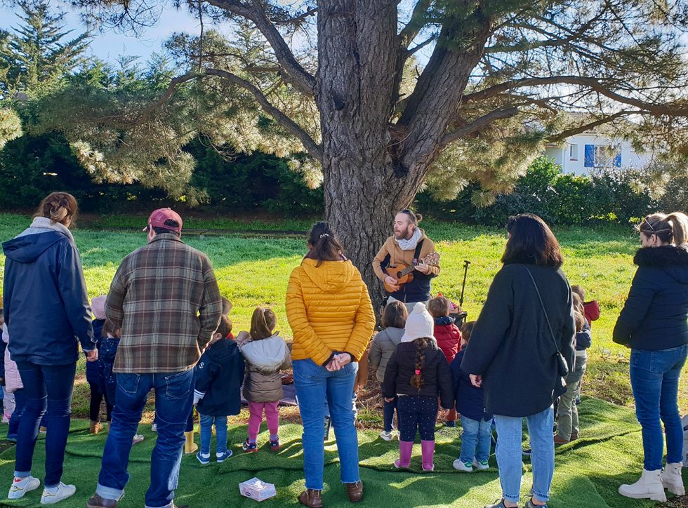 Introduction musicale d'un atelier pour les classes de maternelles à Pornic (44)