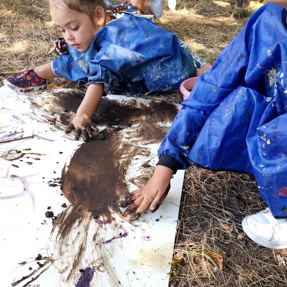 Jouer et créer avec la terre